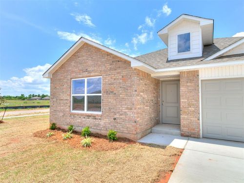 949 S Buffalo Ln, Mustang, OK, 73064-4070 | Card Image