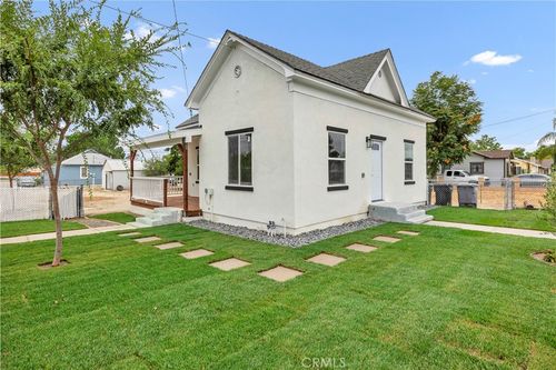 406 W 5th St, San Jacinto, CA, 92583-4002 | Card Image