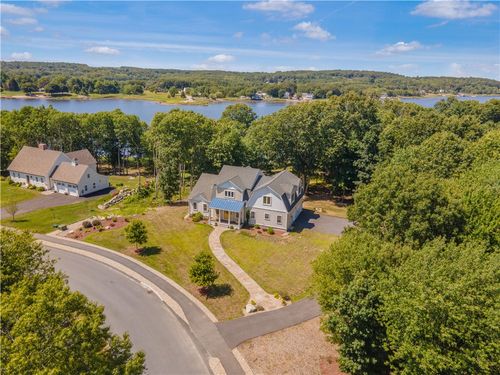 31 Ridge St, Berkley, MA, 02779-2332 | Card Image