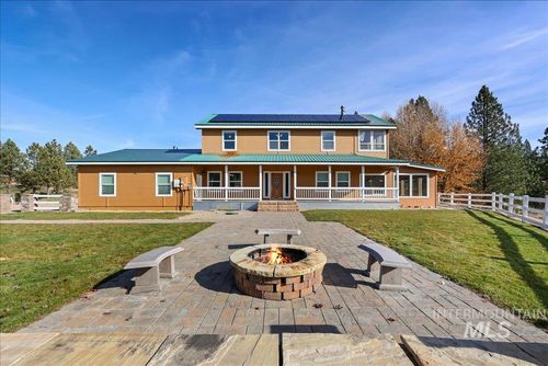 37 Valley Vista Dr, Garden Valley, ID, 83622-1077 | Card Image