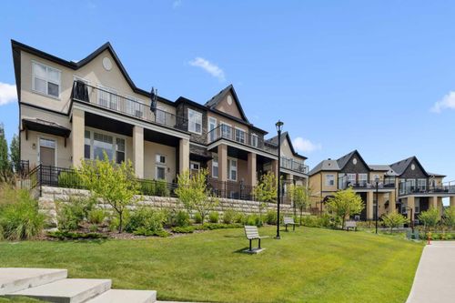30 Cranbrook Villas Se, Calgary, AB, T3M1Z3 | Card Image