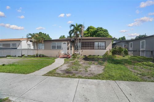 479 E 32nd St, Hialeah, FL, 33013-3340 | Card Image