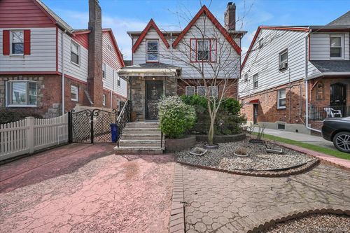 6342 Alderton St, Rego Park, NY, 11374-2825 | Card Image