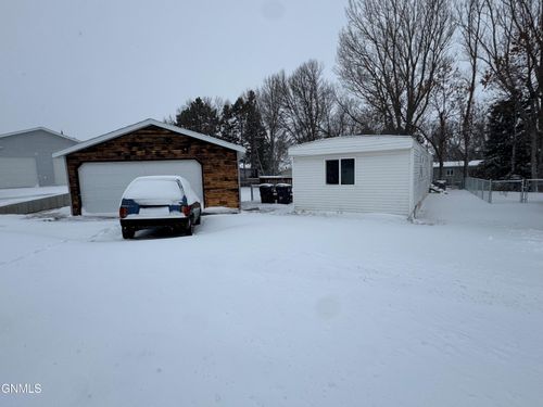 4501 Columbus Ct, Mandan, ND, 58554-1125 | Card Image