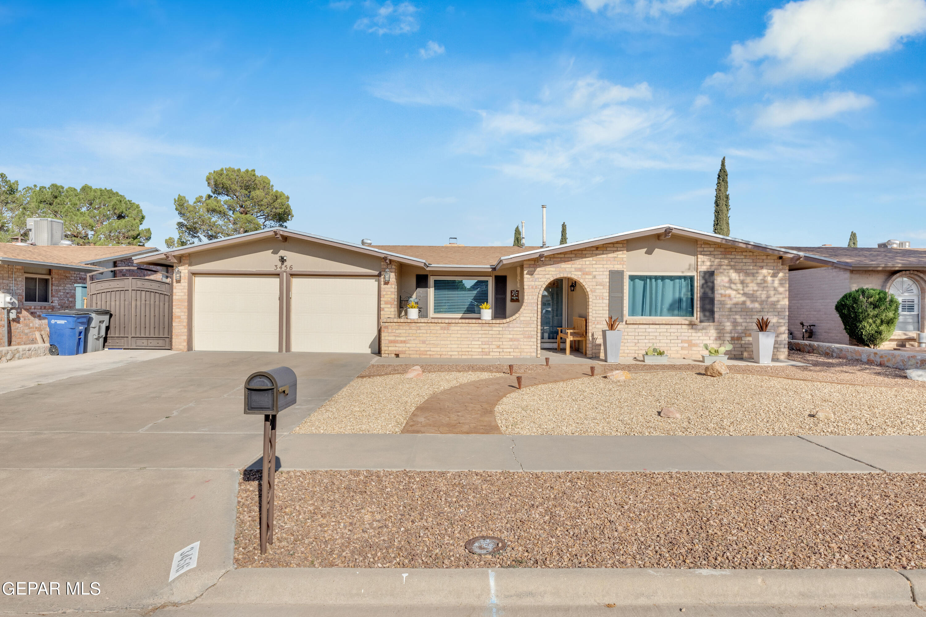 Freeport Dr, El Paso, TX 79935