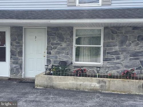 709 Hill Rd, WERNERSVILLE, PA, 19565-9701 | Card Image