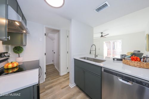 322-1600 N Wilmot Road, Tucson, AZ, 85712 | Card Image