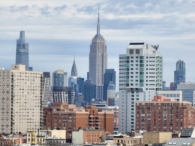 APT-12D - 551 Observer Hwy, House other with 2 bedrooms, 2 bathrooms and null parking in Hoboken NJ | Image 12