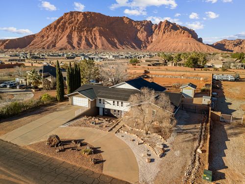 851 E Posado St, Ivins, UT, 84738-6005 | Card Image