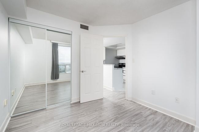 1704 - 5 Concorde Pl, Condo with 1 bedrooms, 1 bathrooms and 1 parking in North York ON | Image 25