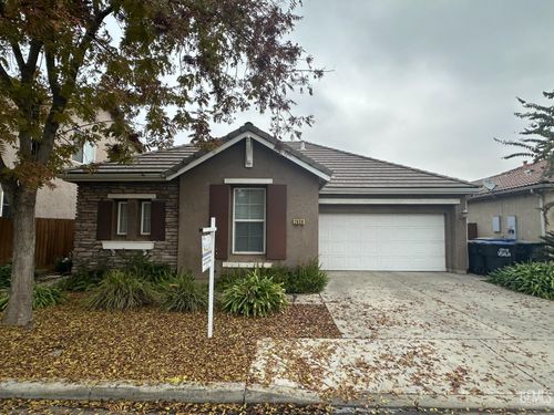 3938 W Flagstaff Ave, Visalia, CA, 93291-9396 | Card Image