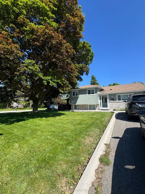 33 Flowertown Ave, Brampton, ON, L6X2K4 | Card Image