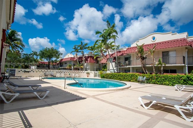APT-1019 - 8650 Sw 67 Th Ave, Condo with 2 bedrooms, 3 bathrooms and null parking in Pinecrest FL | Image 20