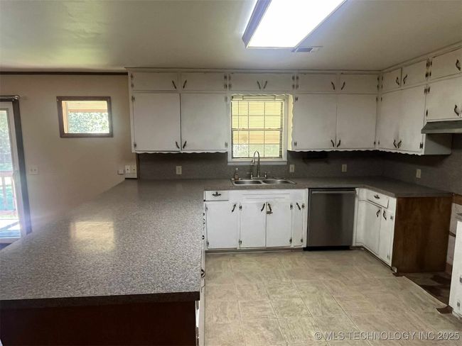 10650 W Highway 9, House other with 3 bedrooms, 2 bathrooms and null parking in Stigler OK | Image 19