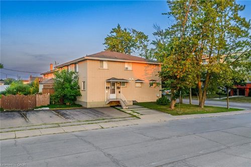 main-150 Hagar St, Welland, ON, L3B4J8 | Card Image