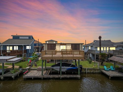 31 Dolphin St, Bayou Vista, TX, 77563-2516 | Card Image