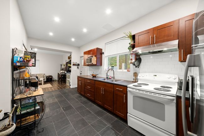 26421 Cunningham Ave, House other with 4 bedrooms, 3 bathrooms and 10 parking in Maple Ridge BC | Image 11