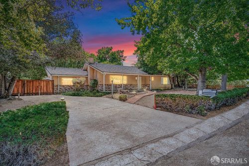 130 Pleasant View Dr, Pleasant Hill, CA, 94523-3512 | Card Image