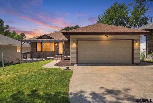 4523 S 58th Street, Lincoln, NE, 68516 | Card Image