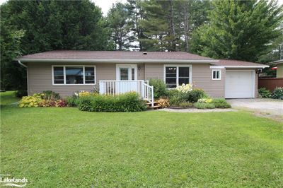 5 Pinewood Dr, House other with 3 bedrooms, 1 bathrooms and 3 parking in Bracebridge ON | Image 1