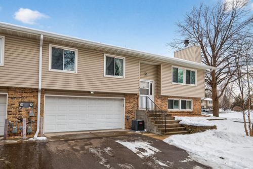 917 94th Ave Ne, Blaine, MN, 55434-2453 | Card Image