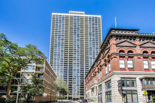 1708-1560 N Sandburg Ter, Chicago, IL, 60610-7714 | Card Image