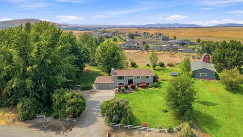 1804 S Bermuda Rd, Kennewick, WA, 99338-9353 | Card Image