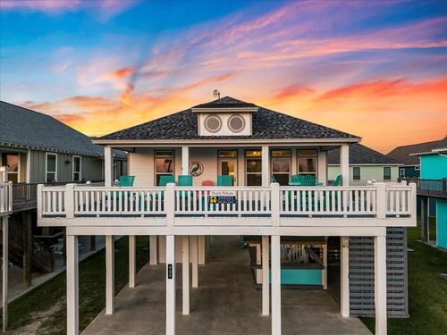 966 Pelican Ln, Crystal Beach, TX, 77650 | Card Image