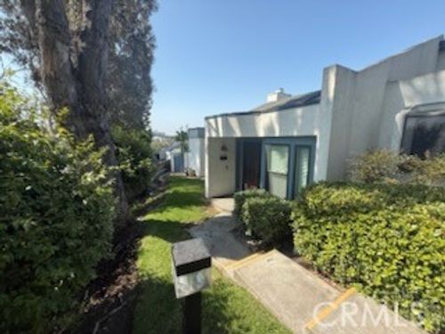 135 Bronze Way, Vista, CA, 92083-4431 | Card Image