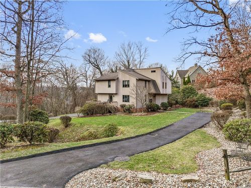 168 Farmington Pl, Greensburg, PA, 15601-5815 | Card Image
