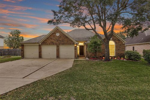 11 Crestview Trl, Houston, TX, 77082-1518 | Card Image