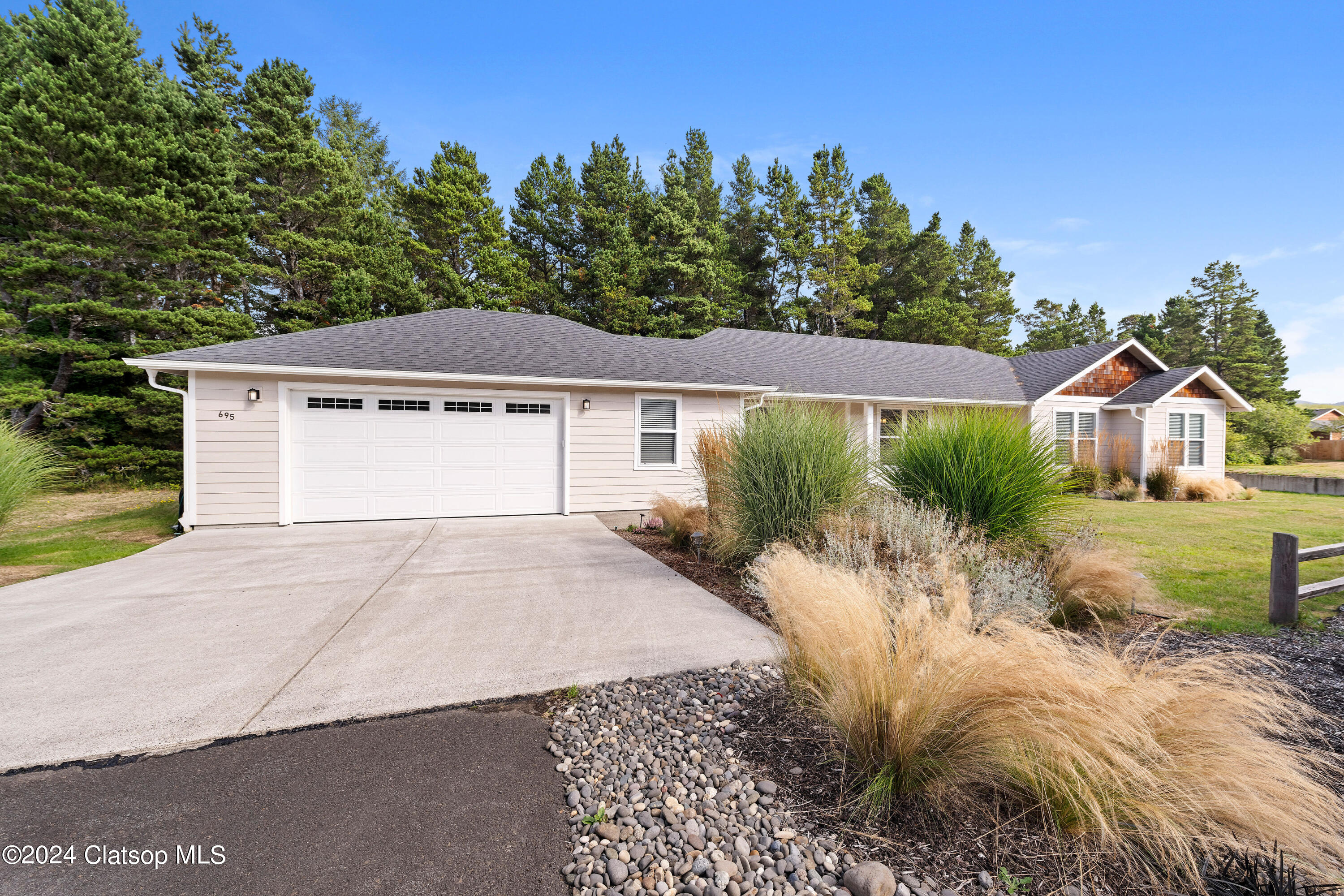 Concession Ct, Seaside, OR 97138