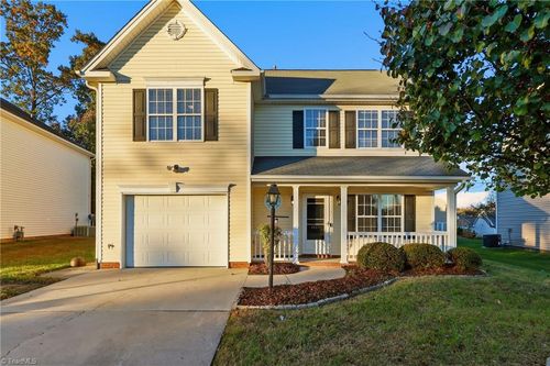 4427 Parkcrest Cir, Kernersville, NC, 27284-6212 | Card Image