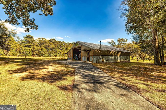 2066 Drew Allen Rd, House other with 4 bedrooms, 3 bathrooms and 3 parking in Williamson GA | Image 80