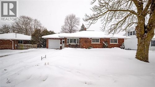 456 Churchill Ave, Delhi, ON, N4B2P9 | Card Image