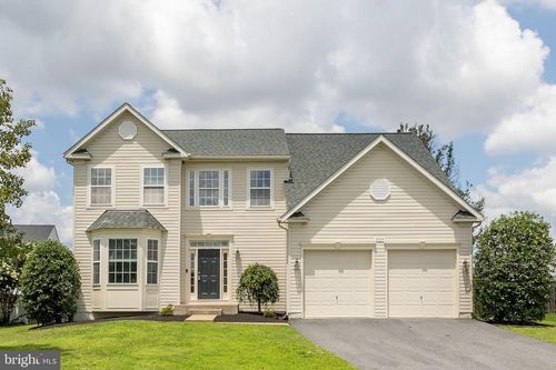 305 Cheltenham Dr, STEPHENS CITY, VA, 22655-2322 | Card Image
