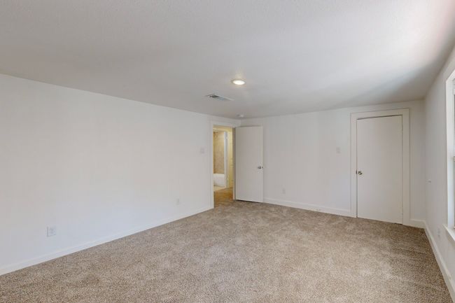 Empty room with light carpet | Image 29
