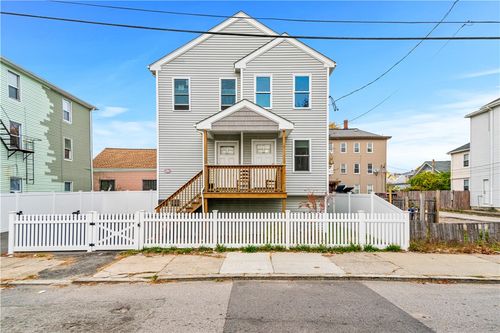 193 Harrison St, Pawtucket, RI, 02860-2826 | Card Image