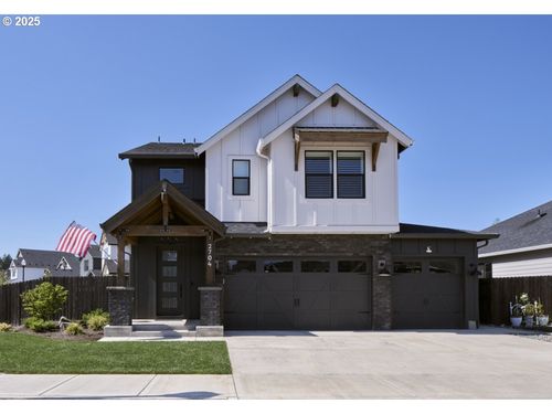 2704 Se 25th Ave, Battle Ground, WA, 98604-8675 | Card Image