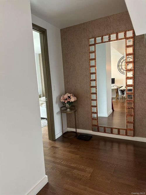 apt-15a-2717 42nd Rd, Long Island City, NY, 11101-4964 | Card Image