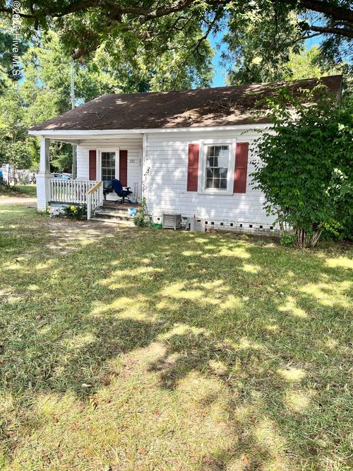 1313 Atkinson St, Laurinburg, NC, 28352-5003 | Card Image