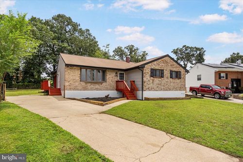 305 Lionsheart Gln, GLEN BURNIE, MD, 21061-6108 | Card Image