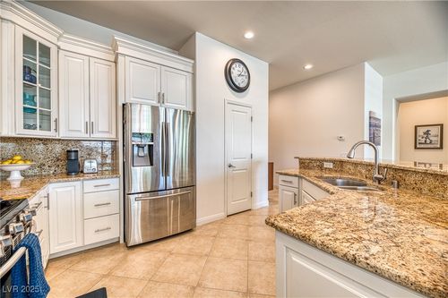 42 Glade Water Dr, Henderson, NV, 89052-6676 | Card Image