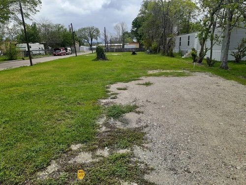 115 Avenue E, Highlands, TX, 77562-3733 | Card Image