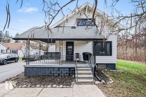 6063 N State Rd, Davison, MI, 48423-9363 | Card Image