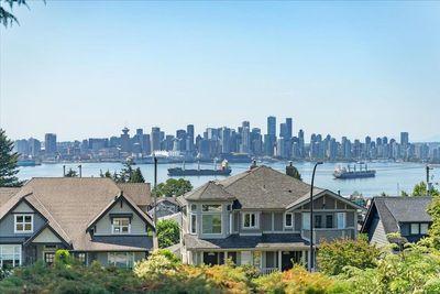 218 W 6th St, House other with 5 bedrooms, 3 bathrooms and 5 parking in North Vancouver BC | Image 1