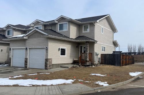 10 Ross Close, Sylvan Lake, AB, T4S0K4 | Card Image