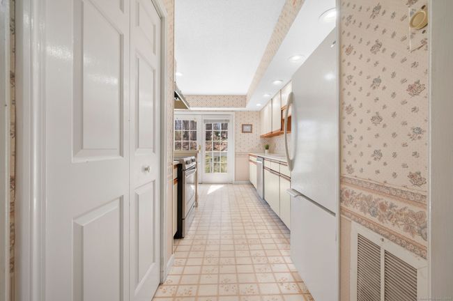 UNIT-8G - 20 Wolf Hill Rd, Condo with 2 bedrooms, 3 bathrooms and 2 parking in Wolcott CT | Image 4