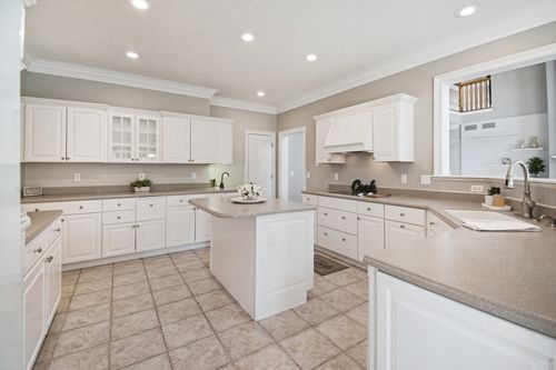 3 Currie Ct, Bloomington, IL, 61704-8314 | Card Image