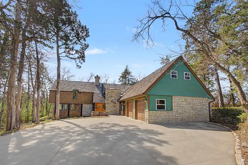 115 N Evergreen Ave, Manhattan, KS, 66502-3805 | Card Image